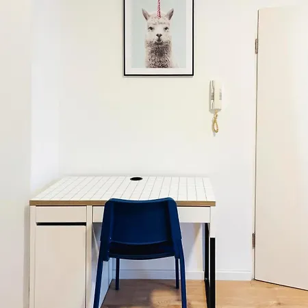 Gemütliche Und Günstige Stadtwohnung Für 4 Personen In Apartment *