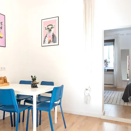 Gemuetliche Und Guenstige Stadtwohnung Fuer 4 Personen In Appartement *