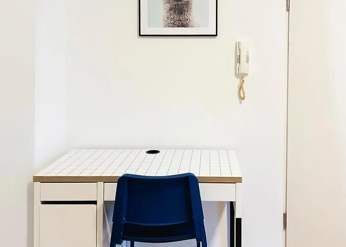 Gemütliche Und Günstige Stadtwohnung Für 4 Personen In Apartment *