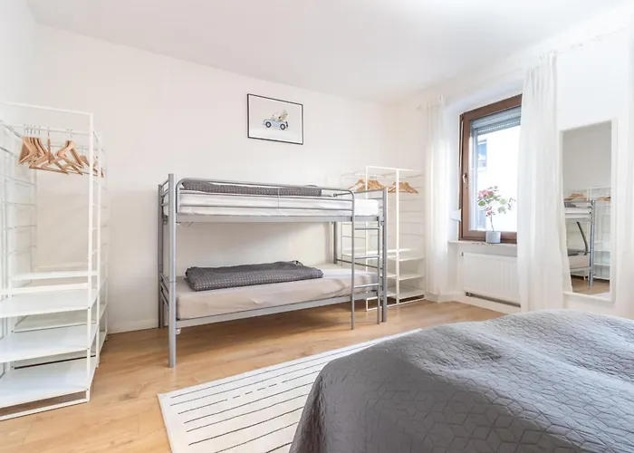 Gemütliche Und Günstige Stadtwohnung Für 4 Personen In Apartment