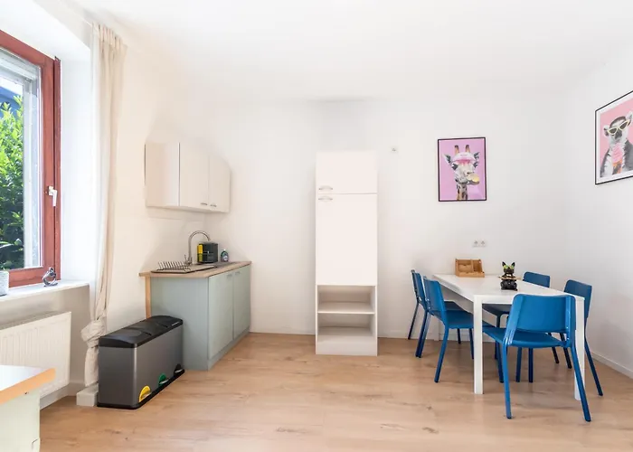 Apartment Gemütliche Und Günstige Stadtwohnung Für 4 Personen In